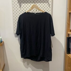 Lululemon cotton black short sleeved t shirt.